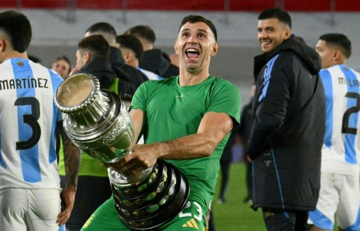 suspended by Fifa for his inappropriate behavior, Emiliano Martinez will miss the next international gathering