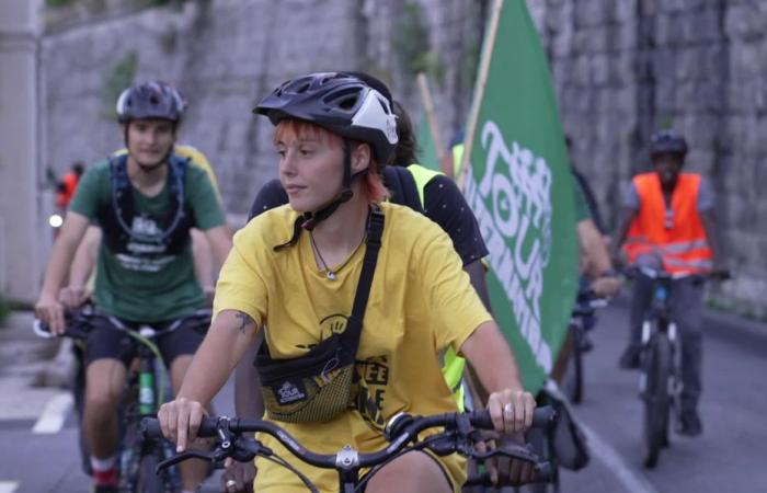 They cycle between the Italian border and Roya to make their “velolution”