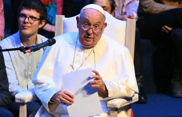 The Pope questioned on the place of women in the Church