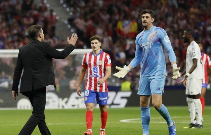 Football: Atlético and Real neutralize each other in a boiling Madrid derby stopped several minutes after projectiles were thrown