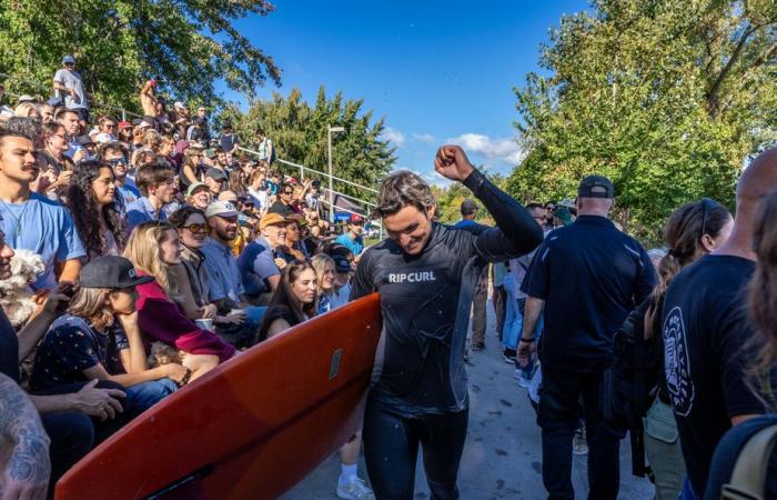 Classic Wave to Guy | Surfing in the spotlight on the river