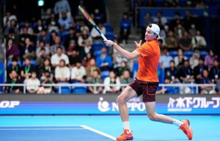 Ugo Humbert overtakes Jack Draper then takes advantage of his retirement to reach the semi-finals in Tokyo