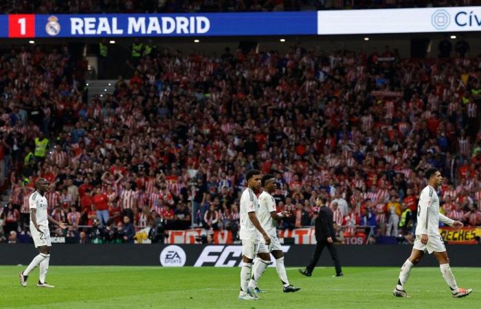 Atletico Madrid vs Real Madrid suspended for 15 minutes after objects thrown at Thibaut Courtois