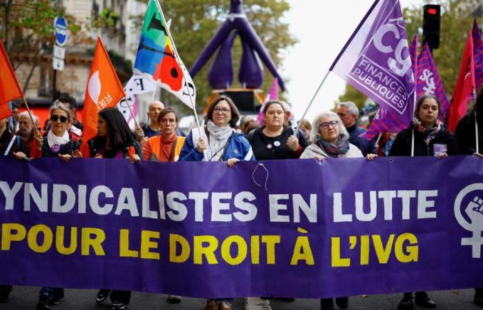 Hundreds of people demonstrated across France to defend the “right” to abortion