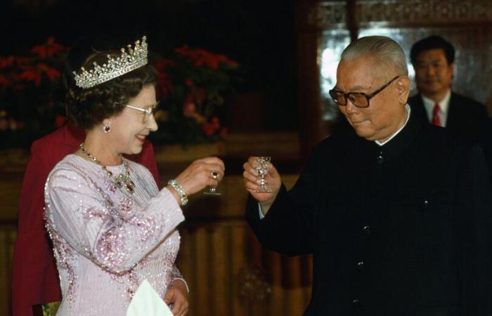 The Windsors and fashion: when Elizabeth II dazzled China