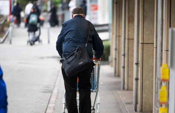 Loneliness affects many seniors, lack of volunteers