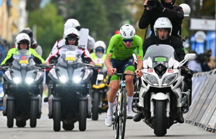 Tadej Pogacar world champion after an insolent escape of more than 100 kilometers