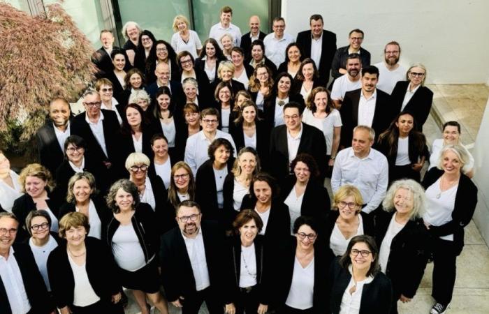 these employees will perform Mozart’s “Requiem” on the stage of the Moulin du Roc