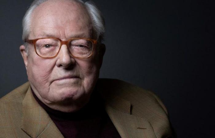 Jean-Marie Le Pen filmed singing with Match Retour, a rock group close to the neo-Nazi sphere