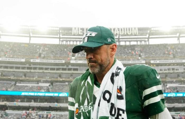 Aaron Rodgers and the Jets are painful to watch