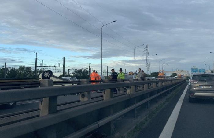 Spectacular accident on the Toulouse ring road: a car ends up on its roof, traffic is completely blocked