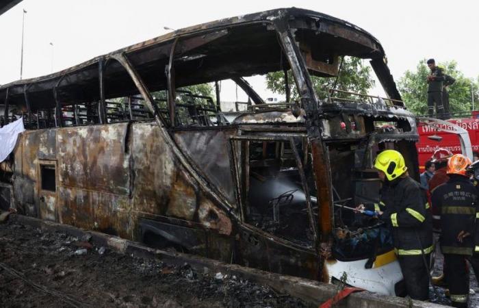 several deaths after fire in bus carrying schoolchildren