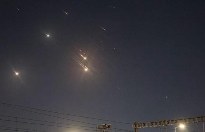 Numerous Iranian missiles intercepted in Israeli skies, injuries reported – rts.ch