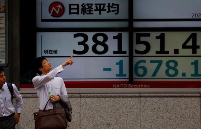 The Tokyo Stock Exchange rebounds after its fall the day before