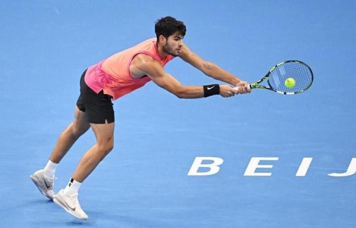 Tennis. Alcaraz brushes aside Medvedev and advances to ATP 500 final in Beijing. Sport