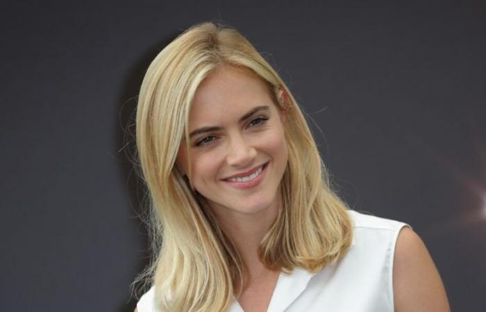 Soon to be a mother for the second time, Emily Wickersham (Ellie Bishop) got married (PHOTOS)