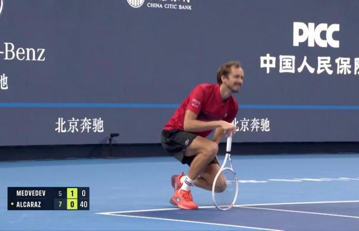 ATP Beijing – Daniil Medvedev no longer has the solution against Alcaraz, but he still has humor