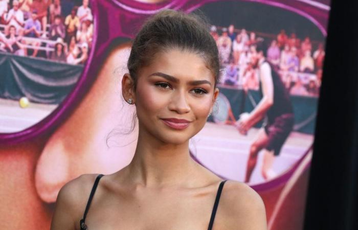 Zendaya, naked under her jacket and in a miniskirt, offers a sculptural look at the Louis Vuitton fashion show