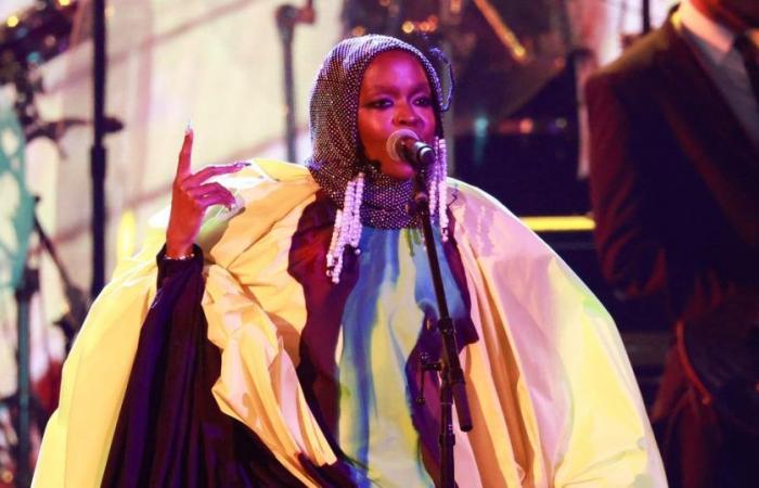 Lauryn Hill prosecuted for fraud, a week before the Fugees tour