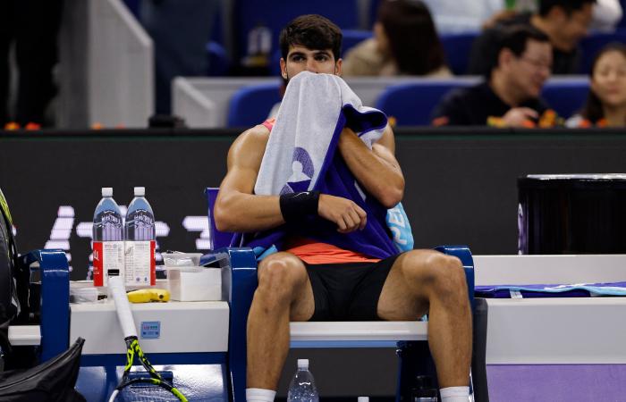 Carlos Alcaraz vs Jannik Sinner LIVE: China Open latest score and updates from blockbuster Beijing final