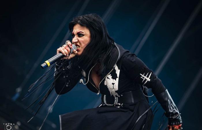 “We are witnessing an era where social media consumes our identity…”; Lacuna Coil announce tenth album, Sleepless Empire, and release new single Oxygen