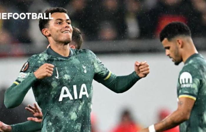 ???? Man Utd avoid Porto humiliation; Elfsborg stun Roma; Lyon and Spurs win