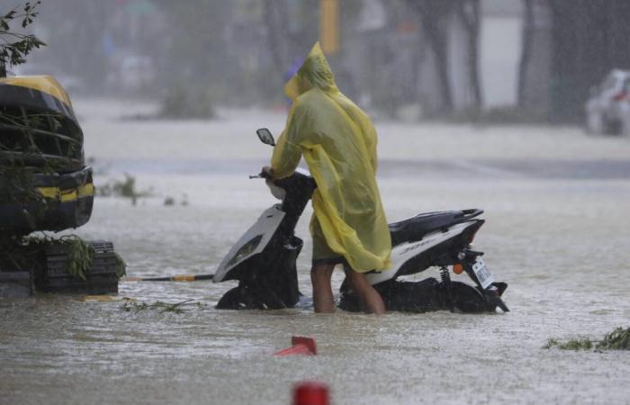 Typhoon Krathon sweeps through southern Taiwan, leaving at least two dead and thousands affected