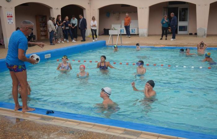 Dasen congratulates the Pays du Pont du Gard in terms of swimming skills