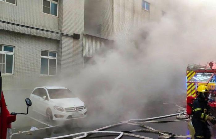 Nine dead in Taiwan hospital fire