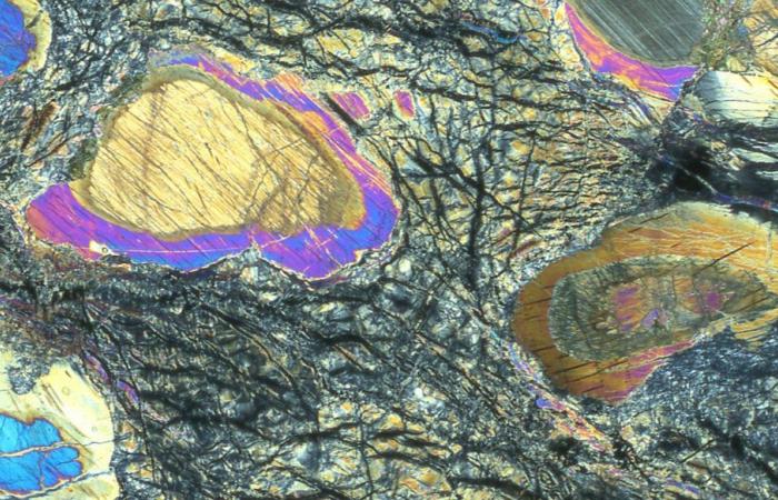 A record core drilling 1.2 kilometers deep in the Earth’s mantle