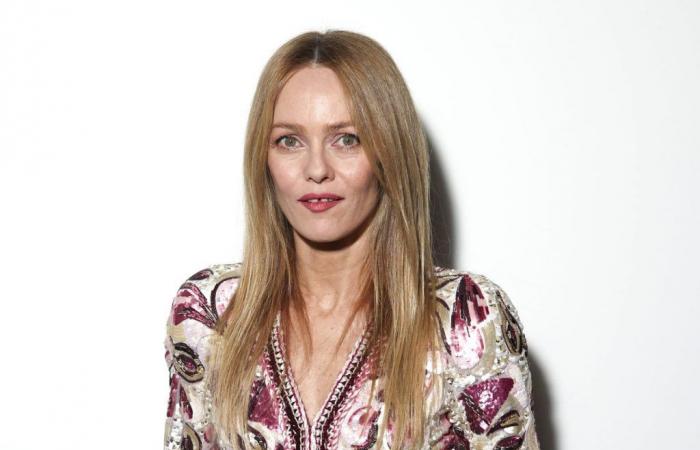 Where does Vanessa Paradis live? Her large loft that she has owned for almost 30 years!