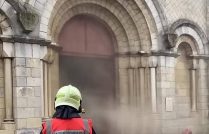 Fire at the Saint-Hilaire-le-Grand church in Poitiers