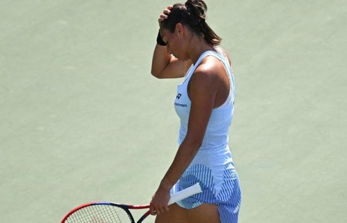 Caroline Garcia, a cut to protect herself