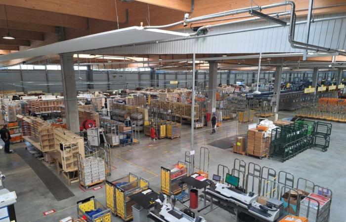 the largest platform in Calvados sorts more than 200,000 letters and 16,000 packages every day