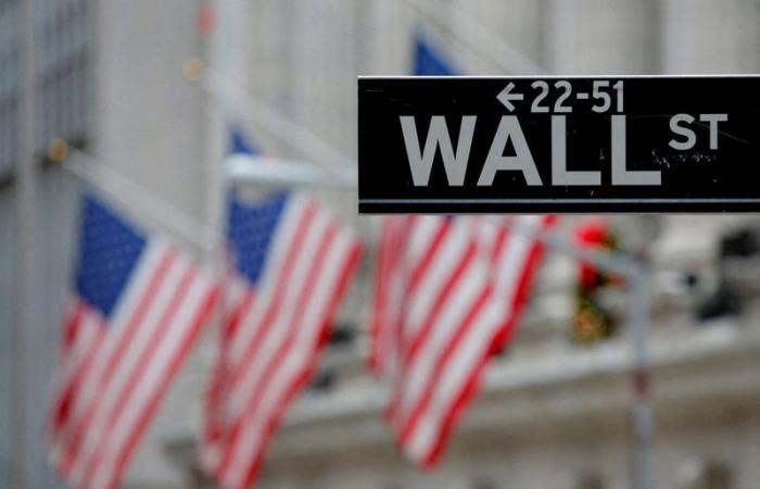 Wall Street expected to rise slightly, Europe progresses with oil