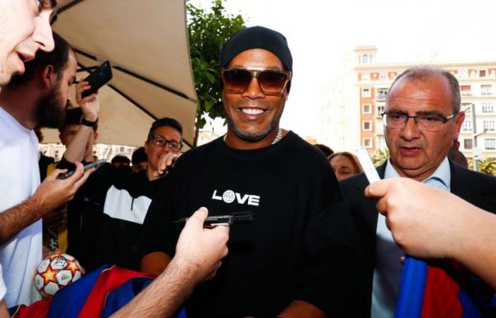 Ronaldinho in Angers, it’s official!