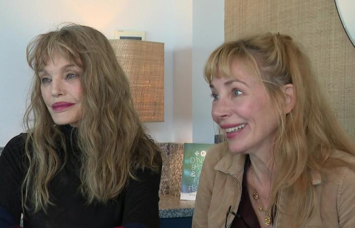 Dinard Film Festival. “One look and you know.” Arielle Dombasle and Julie Depardieu, on the same wavelength