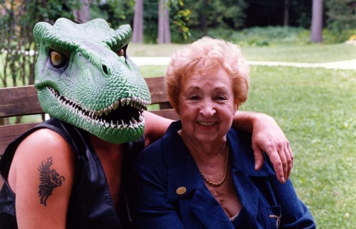 [QUIZ] Who are these Quebec stars with dinosaur heads?