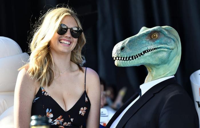 [QUIZ] Who are these Quebec stars with dinosaur heads?