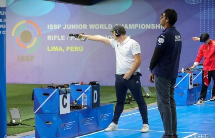 Yan Chesnel wins silver in Olympic sprint (25m pistol) at the junior world championships in Lima