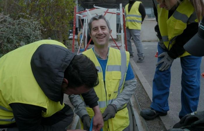 with “Au travail!”, François Ruffin and Gilles Perret confront “upper middle class” and “working classes”