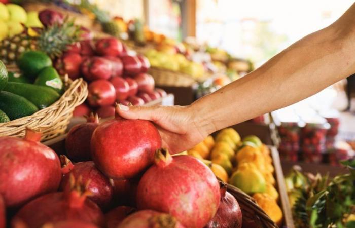 This woman goes shopping in the most expensive supermarket in the world and is stunned by the staggering price of fruit