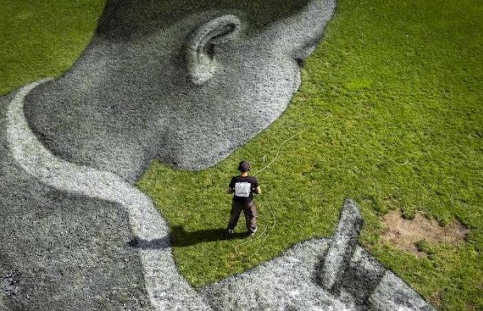 A giant fresco painted on the ground for the 50th anniversary of this Ontario city