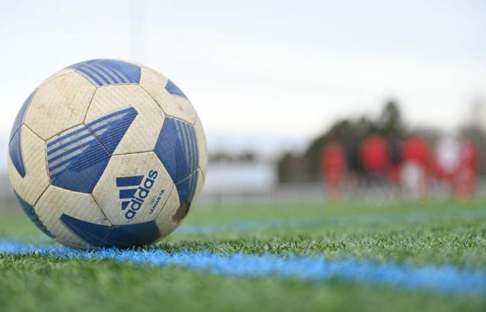 The weekend football program in Morbihan