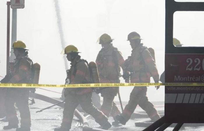 A major fire devastates a building in Old Montreal, at least two dead