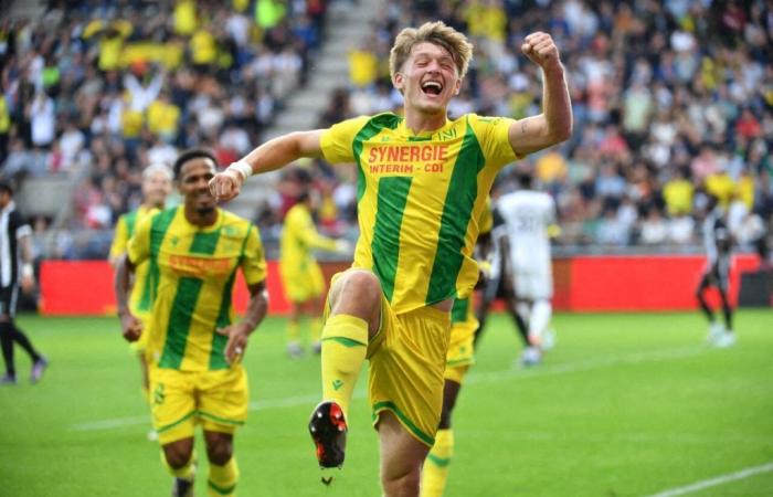 Soccer. FC Nantes is already crazy about Johann Lepenant!