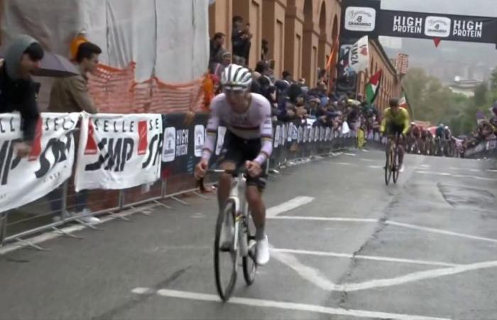 As usual: Tadej Pogacar wins the Tour of Emilia for his first race as world champion