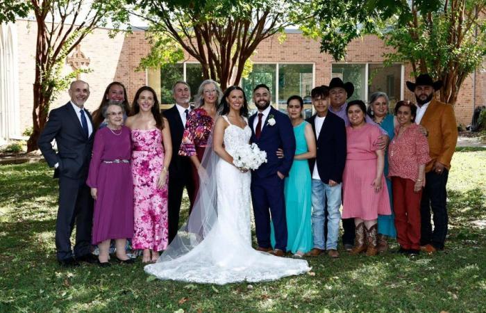 because of blocked roads, an American walks 48km so as not to miss his daughter’s wedding