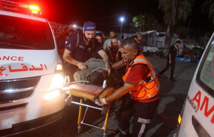 Israel’s bombing of a mosque in the Gaza Strip left 21 dead, according to Civil Defense