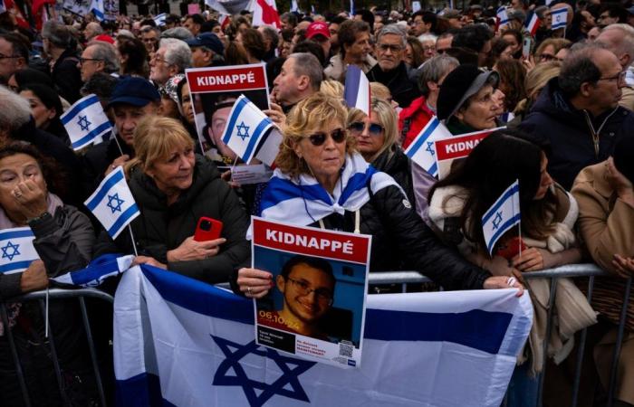 In Paris, “a moment of unity and emotion” at the rally in support of the hostages and Israel